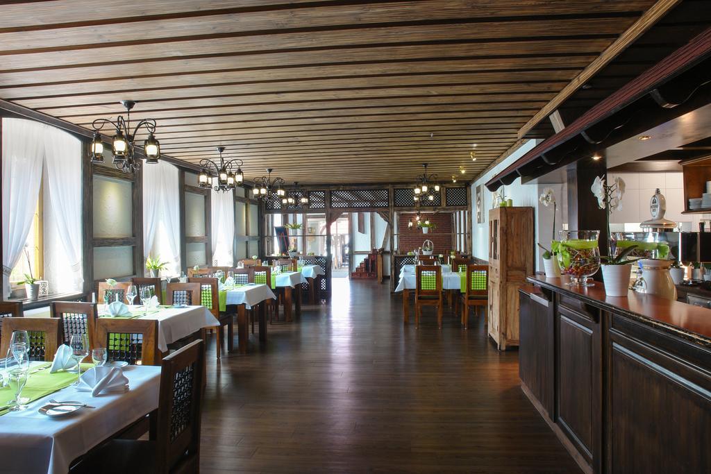 Hotel Krone Friesenheim  Esterno foto