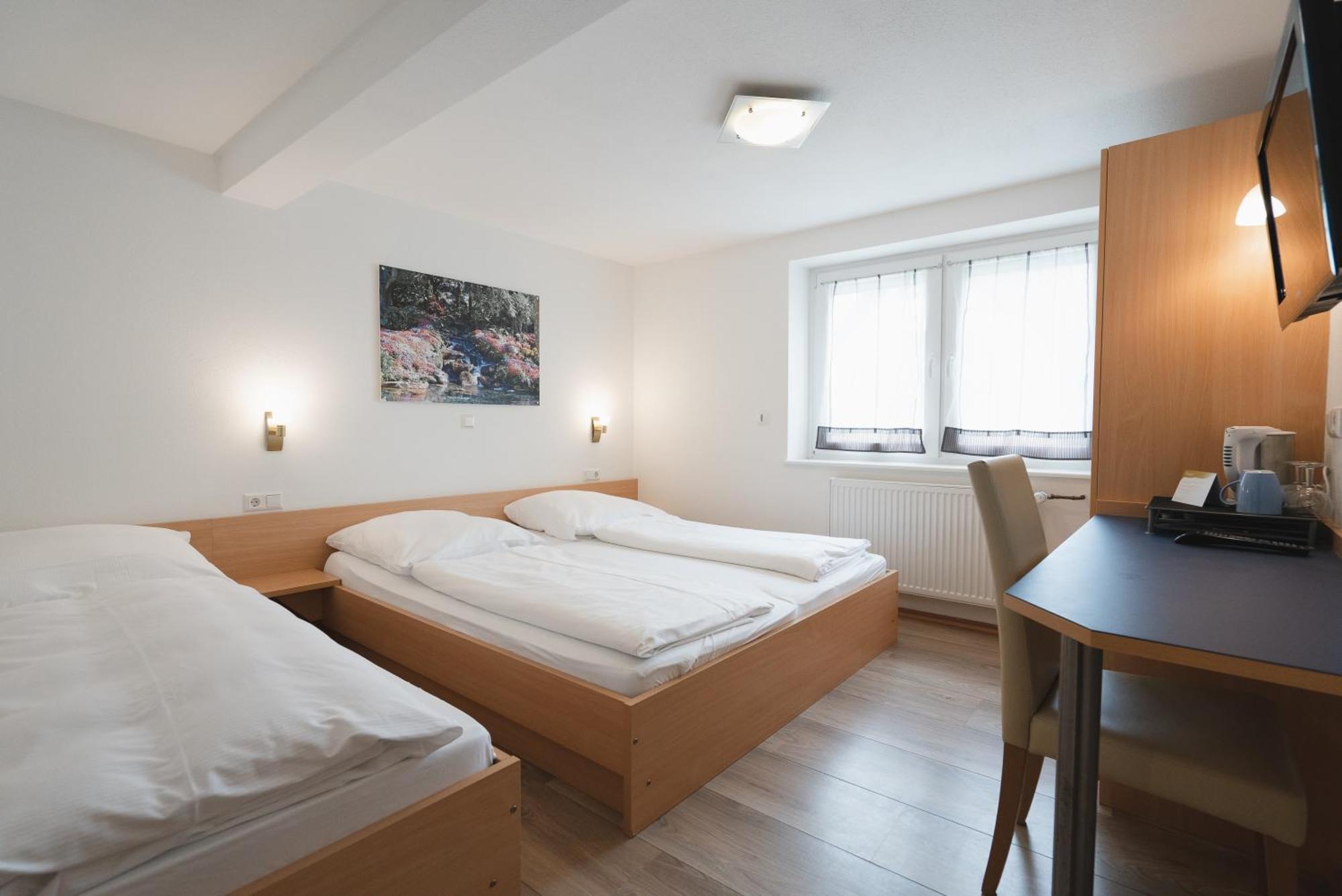 Hotel Krone Friesenheim  Esterno foto